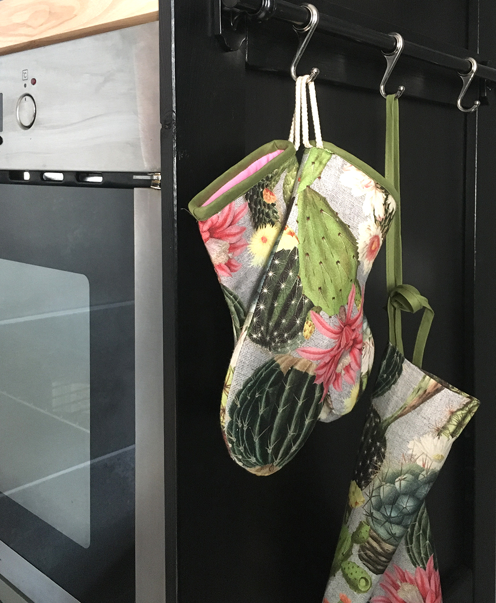 Schrze aufhngen und Topfhandschuhe nhen