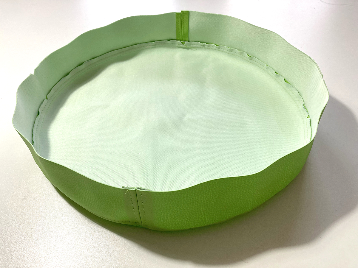 Randstreifen an Boden annähen