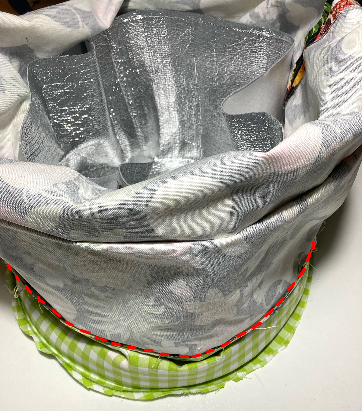 Futter und Außentasche zusammen nähen