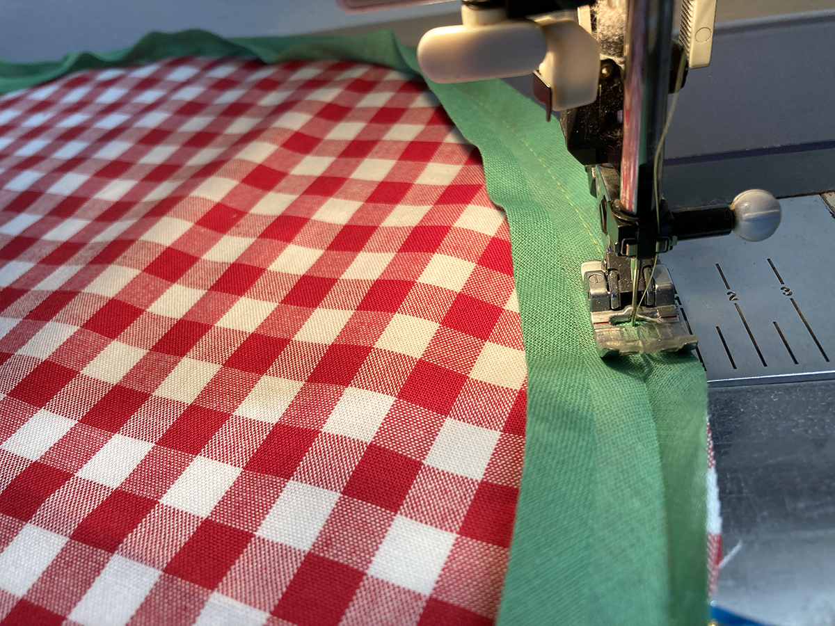 Schrägband aufnähen